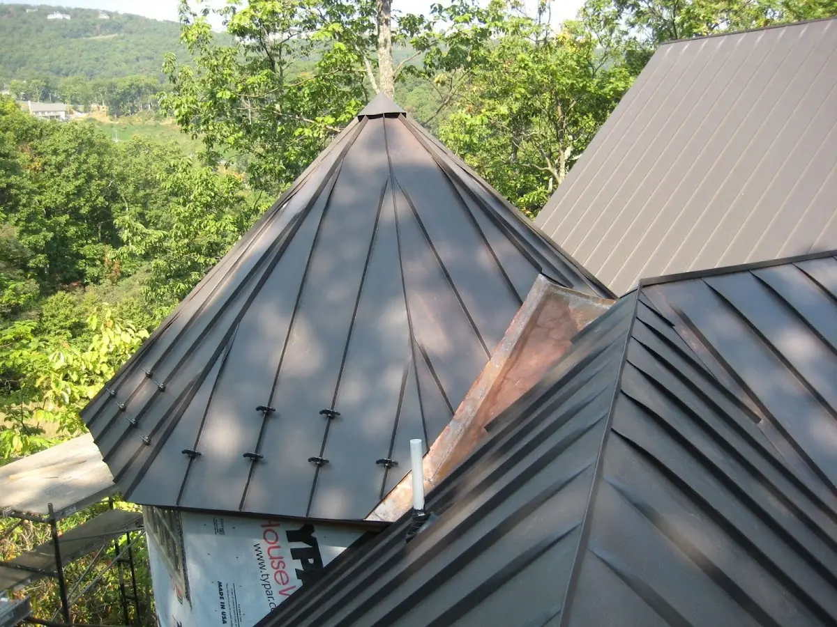 Professional Roof Tarp Installation by Craftsman Roofing in Wellington Valley